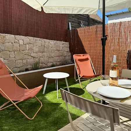 Avec Jardinet Proche Appartamento