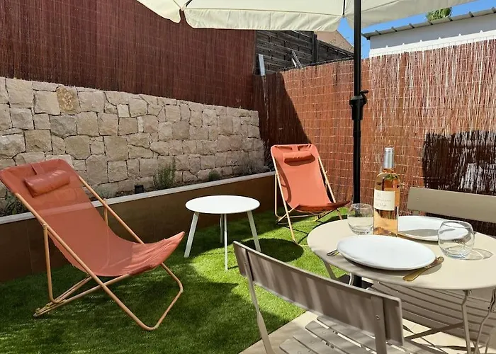 Avec Jardinet Proche Апартаменты
